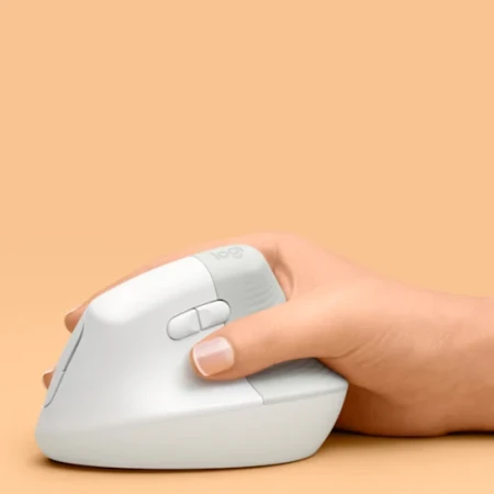 ماوس لاسلكي عمودي مريح Logitech Lift – راحة متقدمة وأداء دقيق لتقليل إجهاد المعصم- أبيض