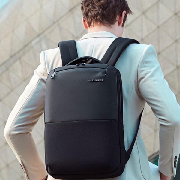 حقيبة الظهر ARCTIC HUNTER B00681, تصميم نحيف وخفيف الوزن لسهولة الحمل والتنقل, مخصصة لحمل لابتوب حتى 15.6 بوصة, قماش مقاوم للماء و الخدش - أسود حقيبة الظهر ARCTIC HUNTER B00681, تصميم نحيف وخفيف الوزن لسهولة الحمل والتنقل, مخصصة لحمل لابتوب حتى 15.6 بوصة, قماش مقاوم للماء و الخدش - أسود