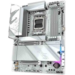 لوحة ام احترافية GIGABYTE X870 AORUS ELITE X3D ICE، تدعم ذاكرة DDR5، وتحتوي على منفذ PCIe 5.0 x16، وتقنية WiFi 7، ومنفذ USB4 Type-C، وتعمل بمقبس AM5