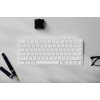 لوحة مفاتيح لاسلكية Keychron B1 Pro, اتصال متعدد عبر Bluetooth 5.2 و 2.4GHz وUSB-C,  بطارية بسعة 800mAh, تصميم 75% مضغوط - عاجي أبيض