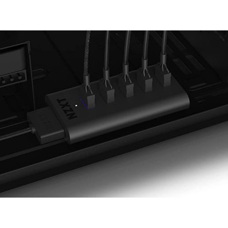 وحدة USB داخلية من NZXT, لتوسيع قدرة جهاز الكمبيوتر على الاتصال بأجهزة USB الداخلية,  4 منافذ USB 2.0 داخلية, مزودة بجسم مغناطيسي لسهولة التركيب